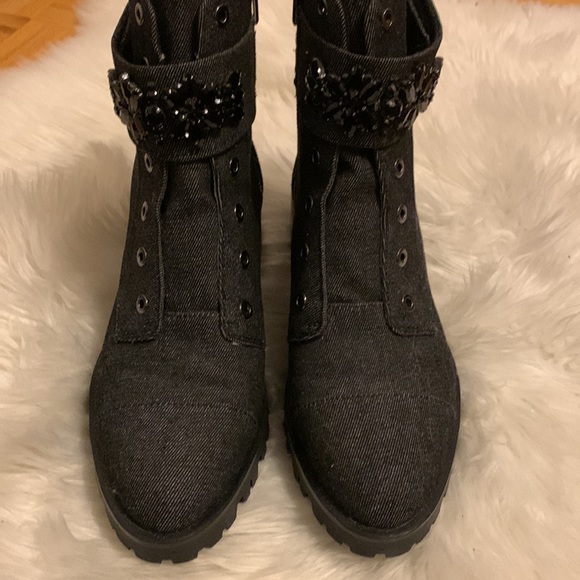 NEW🌟 Karl Lagerfeld Boots Pippa Payson Lug-Sole combat moto with crystal buckle - Picture 4 of 10